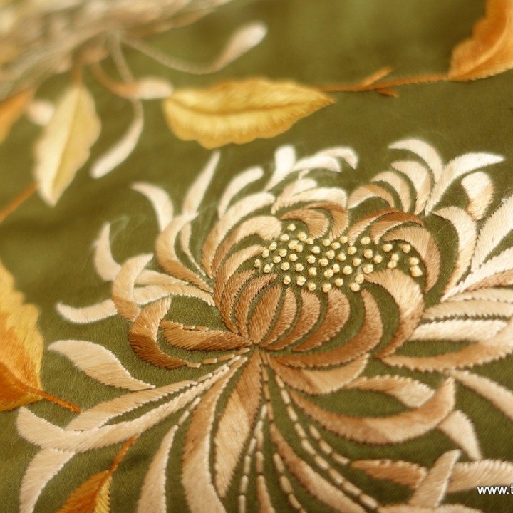 Chrysanthemum silk scarf 